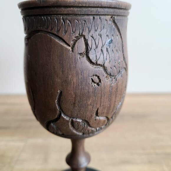 Set of 2 vintage wooden wine goblets with carved African wild animals design. - Picture 2 of 7